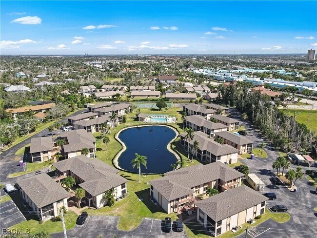 Foto del edificio - 16881 Davis Rd