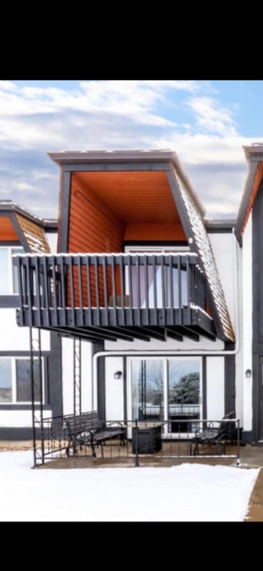 Building Photo - 326 14th Ave S