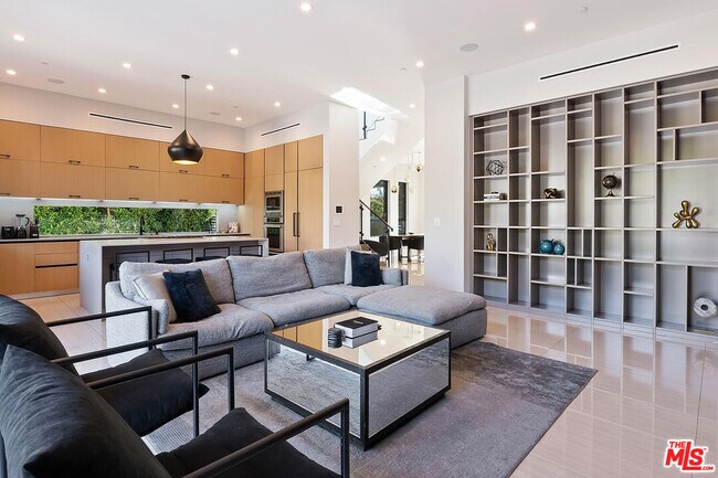 Building Photo - 6347 Maryland Dr