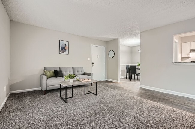 Building Photo - 1800 Lantern Ridge Dr