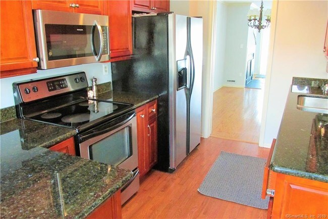 Building Photo - 38 Strathmore Ln