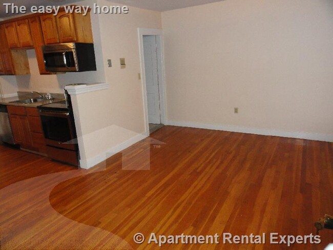 Building Photo - 402 Highland Ave