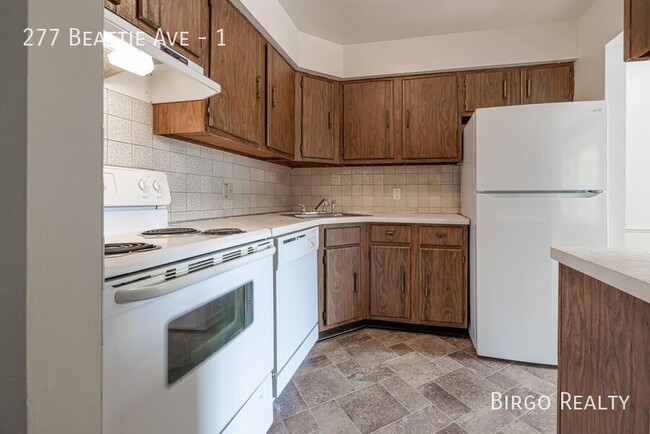 Building Photo - Move in Ready! Large and lovely 2-bedroom ...