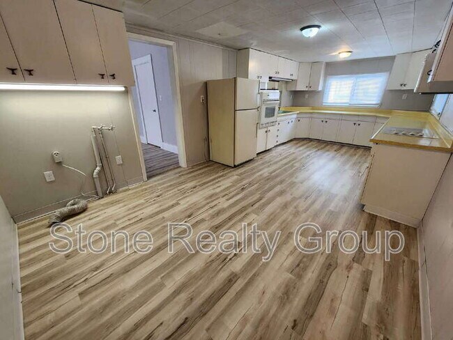 Building Photo - 2538 Dean Ave