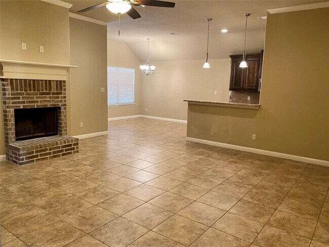 Building Photo - 740 Westgate Dr