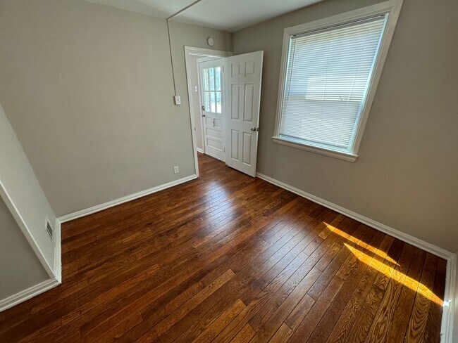 Building Photo - Semi Detached