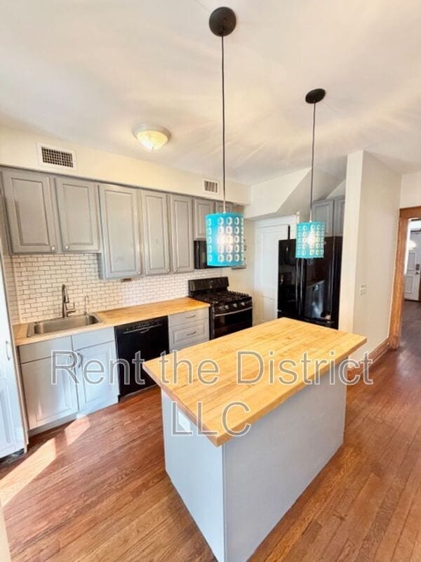 Building Photo - 814 Longfellow St NW