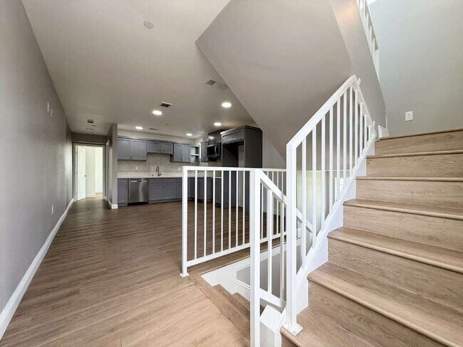 Foto del edificio - 1731 E 68th St
