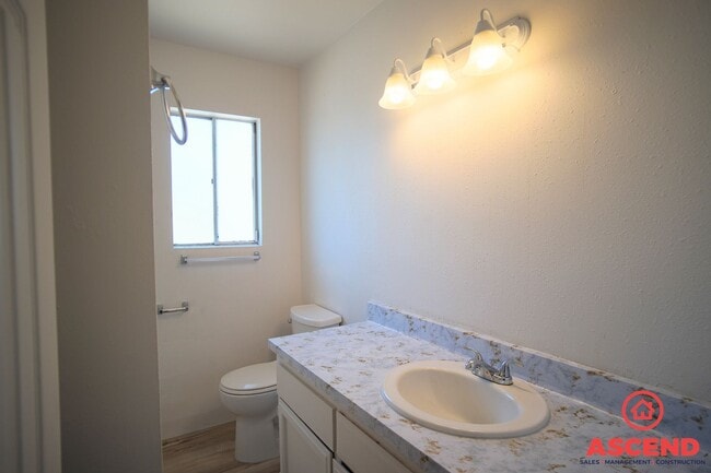 Foto del edificio - 114 Hughes Ave