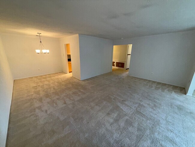 Building Photo - Charming Condo in Gaithersburg, MD