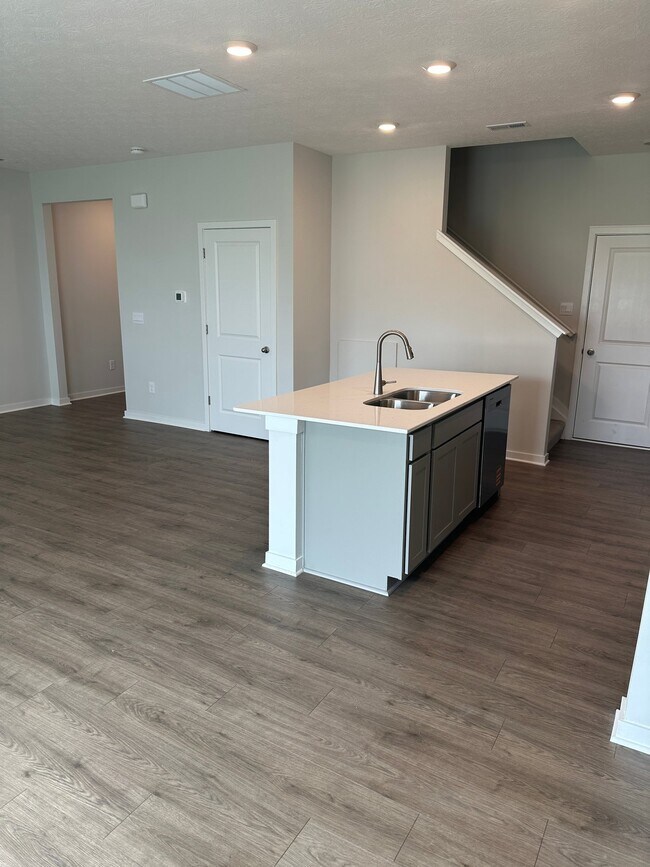 Building Photo - 6306 Marinelli Dr N