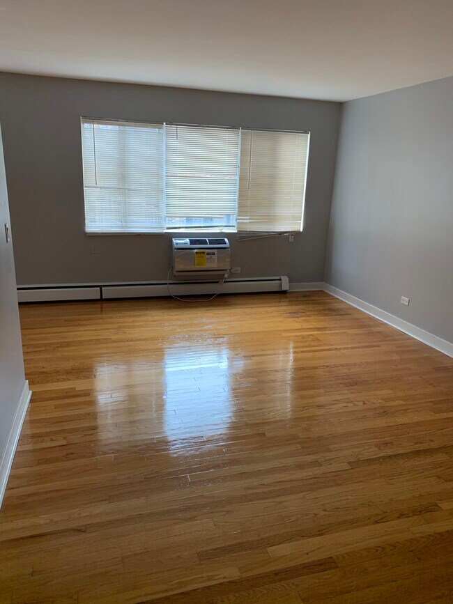 Sala de estar - 7120 N Sheridan Rd