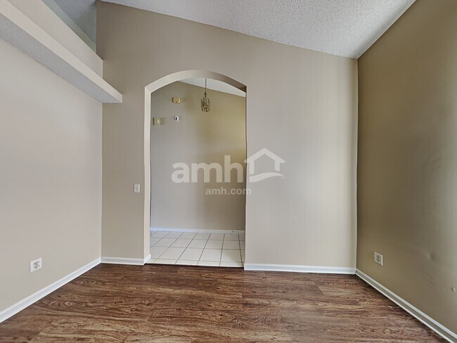 Foto del edificio - 5427 Riverbreeze Ct