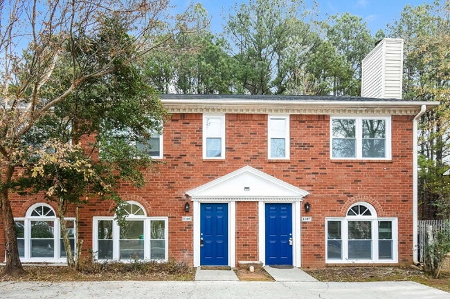 Foto del edificio - 1305 Sweet Pine Dr