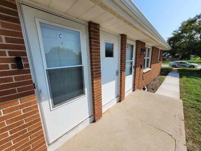 Building Photo - 2146 Carstensen Ln