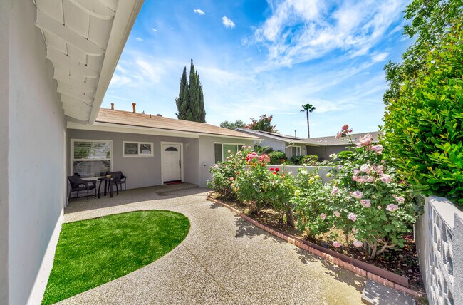 Foto del edificio - 23714 Archwood St