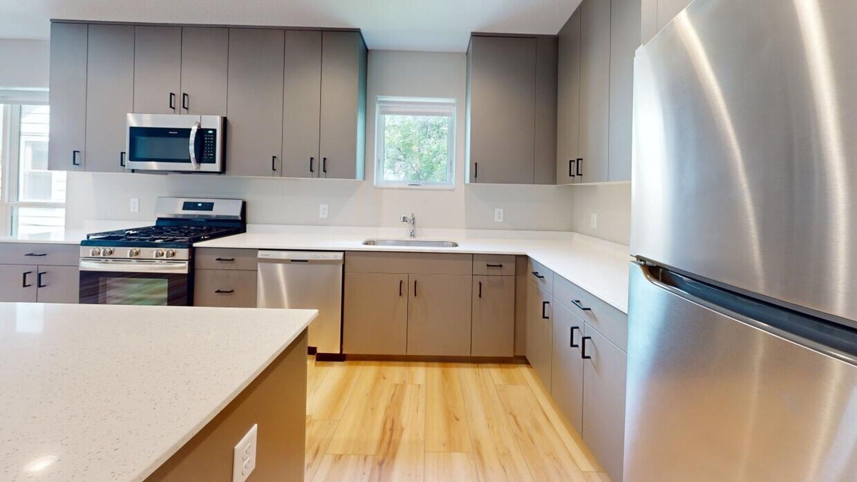 Foto del edificio - 716 13th Ave SE