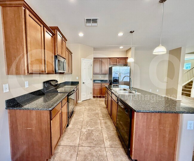 Building Photo - 3430 E Mesquite St