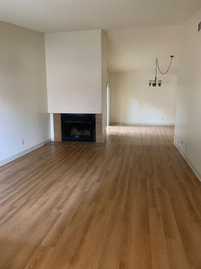 Building Photo - 1624 Teralba Way