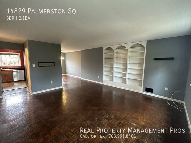 Building Photo - Qualify for a zero deposit? Convenient to ...