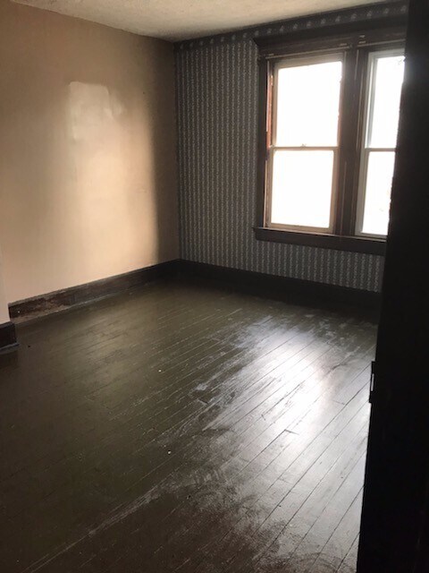 Building Photo - Beautiful 3 Bedroom house
