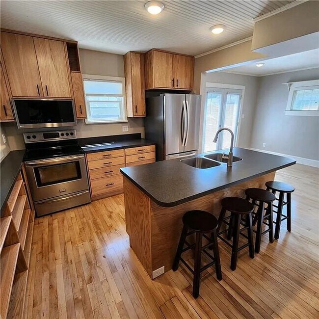 Foto del edificio - 941 Summer St