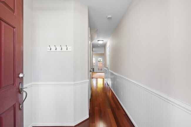 Foto del edificio - 21504 Welby Terrace