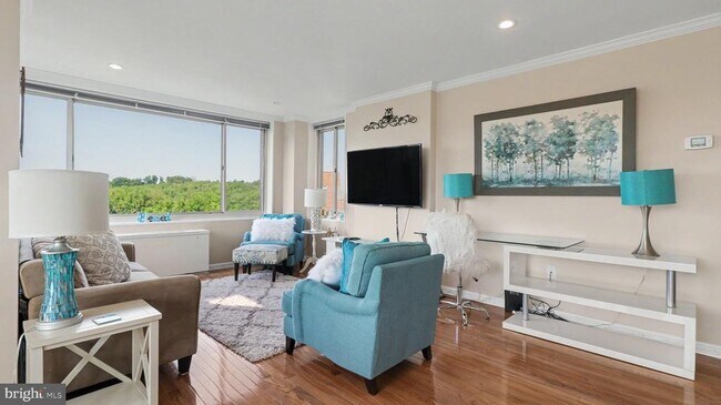 Foto del edificio - 4000 Tunlaw Rd NW