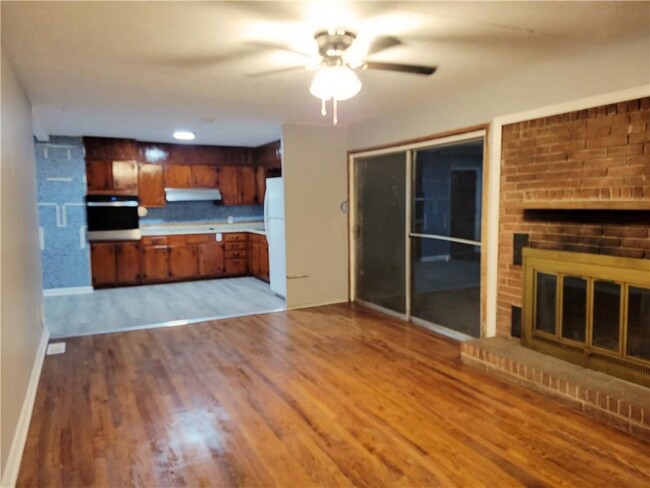 Building Photo - 2750 Headland Dr