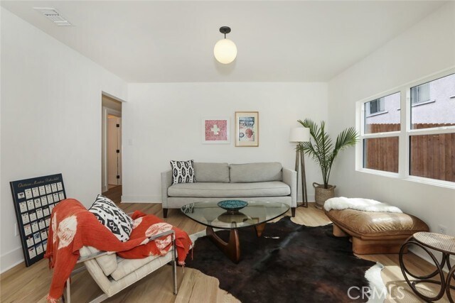 Foto del edificio - 4417 Berenice Ave