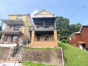 Building Photo - 38 Bigelow St