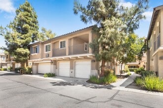 Building Photo - 25892 Iris Ave