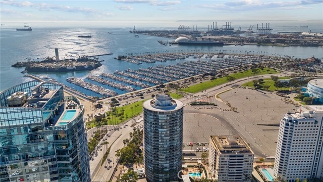 Foto del edificio - 700 E Ocean Blvd