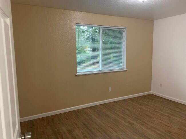 Foto del edificio - 6723 Kinwood Park Ln SE