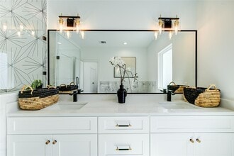 Building Photo - 4041 Buck St