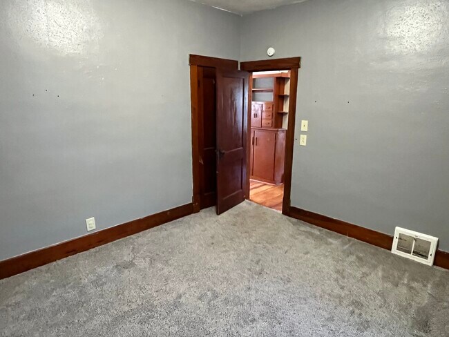 Foto del edificio - 605 N Kansas Ave