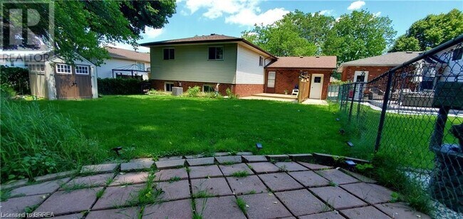 Building Photo - 25 Goods Ln