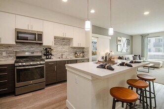 Building Photo - 8725 Ariva Ct