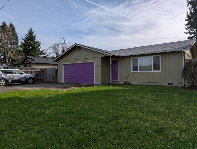 Foto del edificio - Great 4bed/1.5 bath home with bonus space and additonal storage