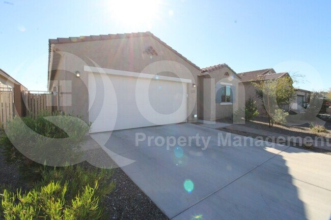 Building Photo - 2763 E Rimrock Dr