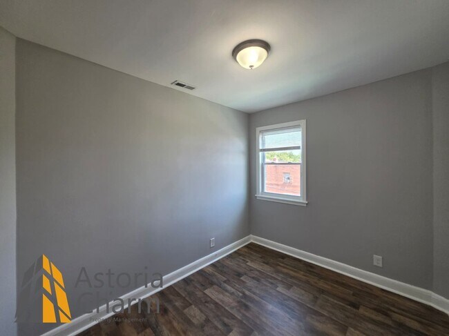 Foto del edificio - 1015 Lyndhurst St