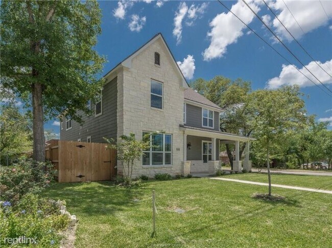 Building Photo - 5 br, 5.5 bath House - 500 Thompson St