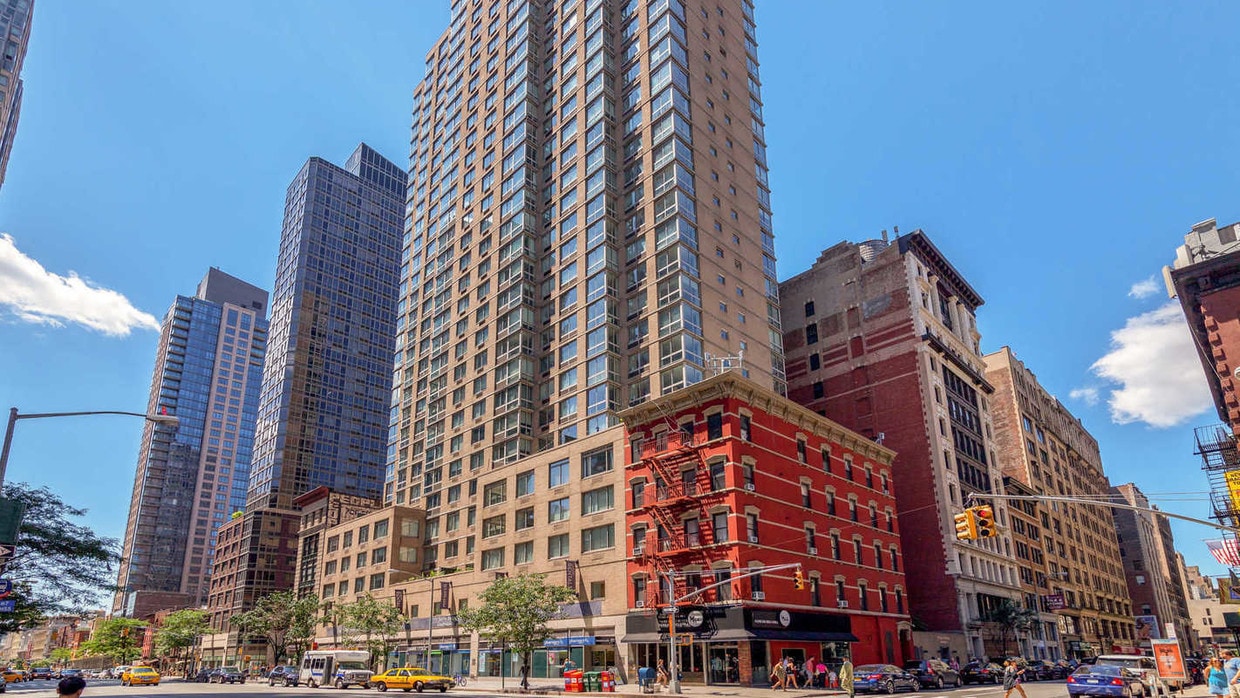 Primary Photo - 777 6th Ave