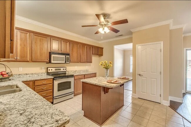 Building Photo - BEAUTIFUL CONDO, WALKING DISTANCE TO MTSU CAMPUS!
