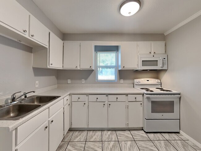 Foto del edificio - 1908 W 16th St