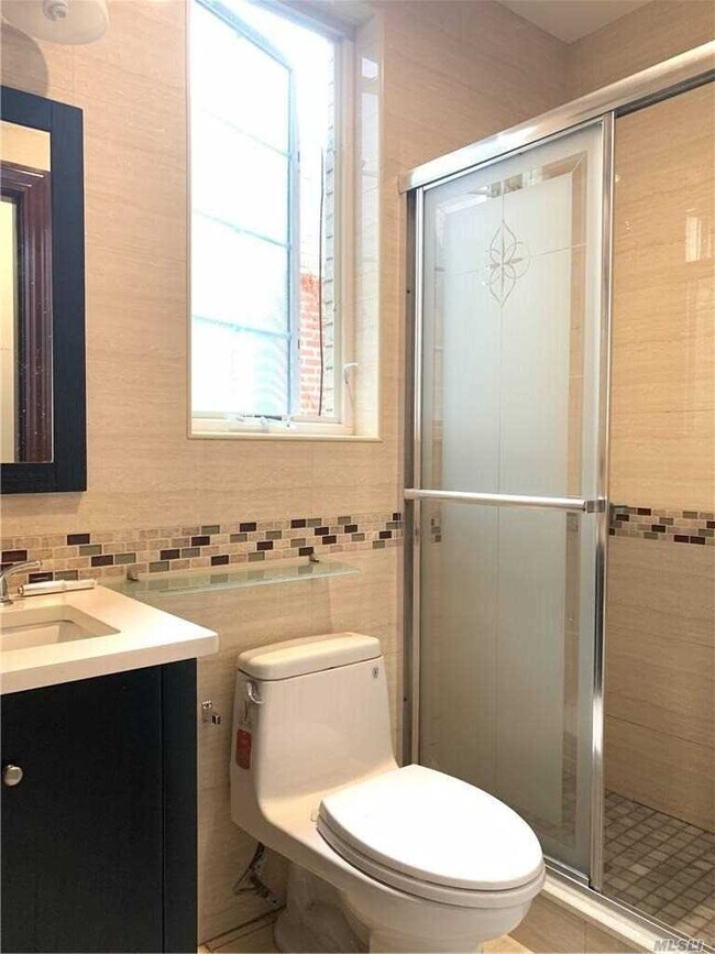 Foto del edificio - 5702 Parsons Blvd