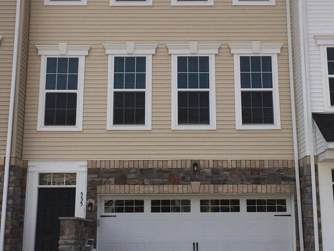 Building Photo - 535 Liam Pl