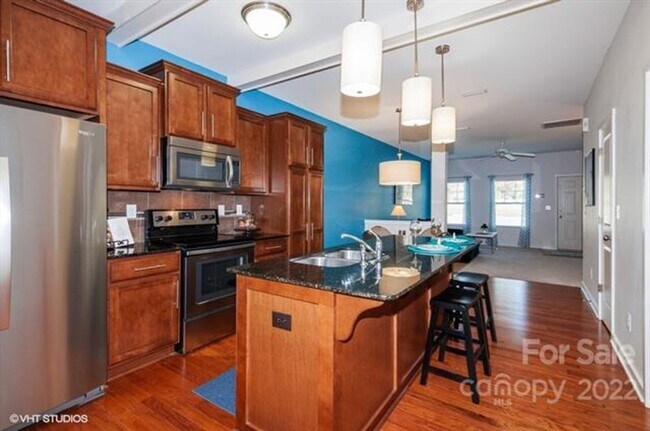 Foto del edificio - 515 Alderman Ln