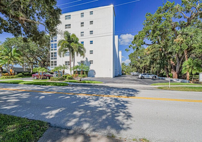 Foto del edificio - 275 Date Palm Rd