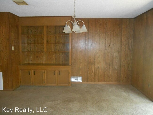 Building Photo - 3 br, 2 bath House - 6104 Dixie Lane